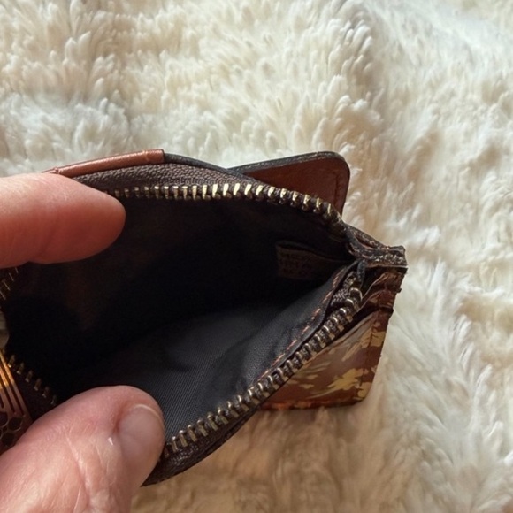 Patricia Nash Cassis ID Wallet Floral Full Grain Leather Floral 4.75x3.75 - Picture 3 of 5